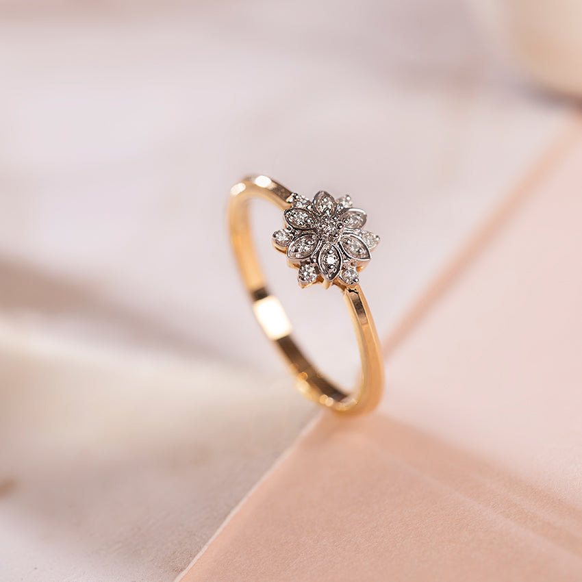 Glitzi jewels Floral Radiance Diamond Gold Ring